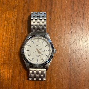Timex Waterbury 36mm silver